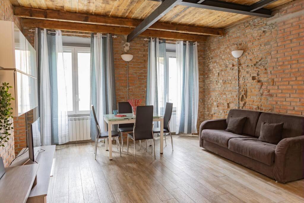 Canonica Brick Apartment Милан Экстерьер фото