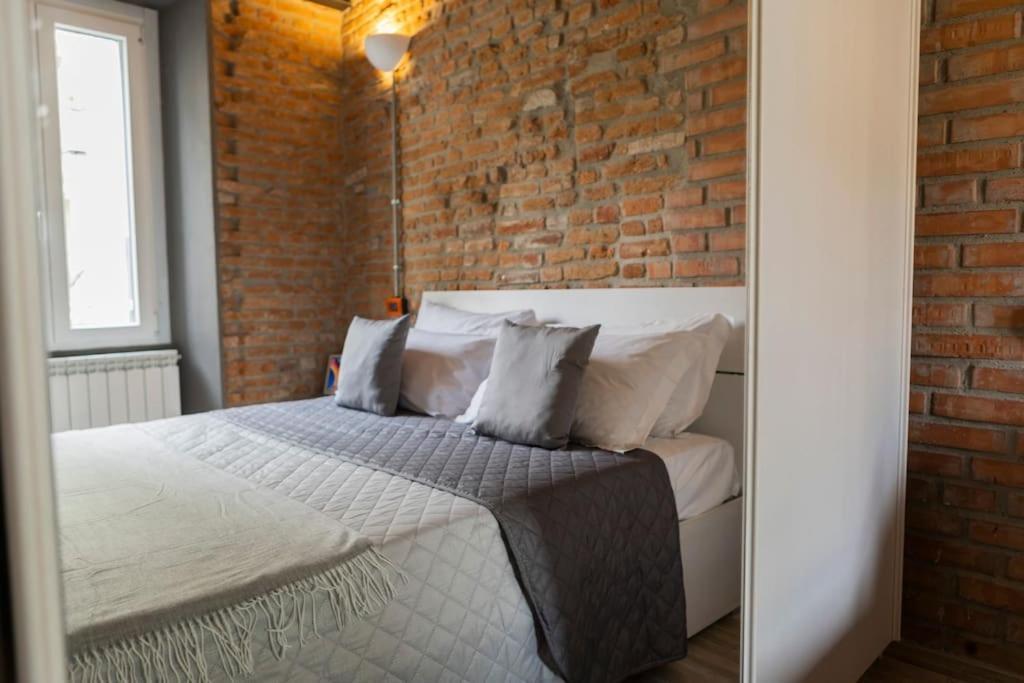 Canonica Brick Apartment Милан Экстерьер фото